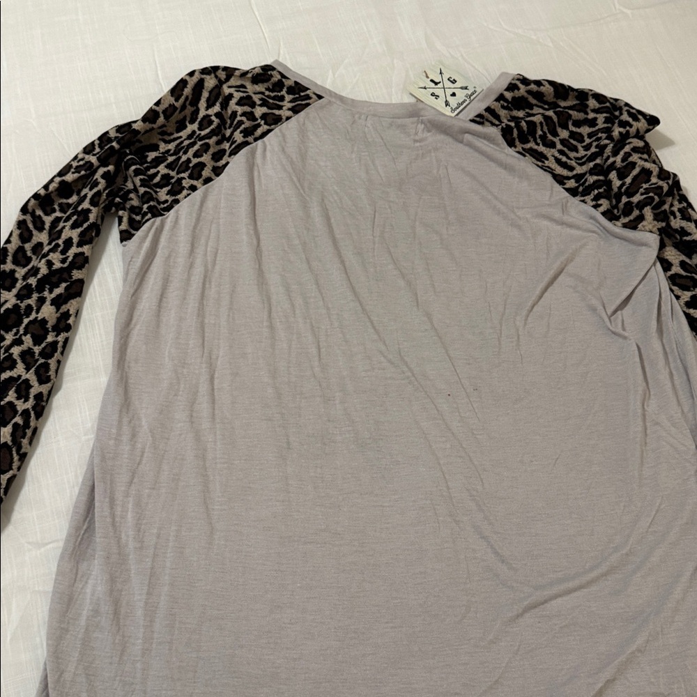Southern Grace Gray Casual Top - Picture 3 of 3